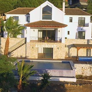 Prodej rodinného domu, 320m²