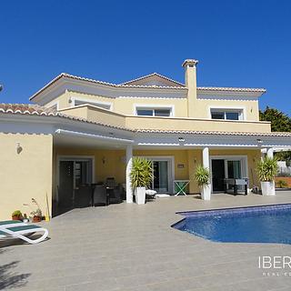 Prodej rodinného domu, 410m&sup2;