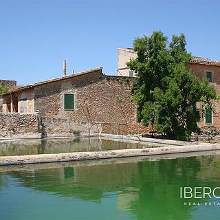 Prodej rodinného domu, 1969m&sup2;