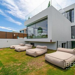 Prodej rodinného domu, 358m&sup2;