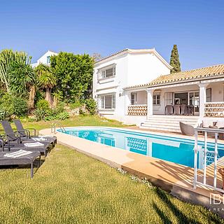 Prodej rodinného domu, 587m&sup2;