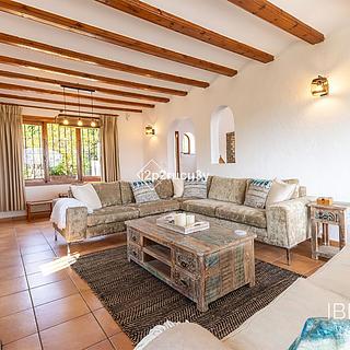 Prodej rodinného domu, 196m&sup2;