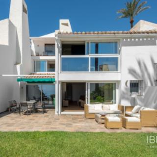 Prodej rodinného domu, 306m²