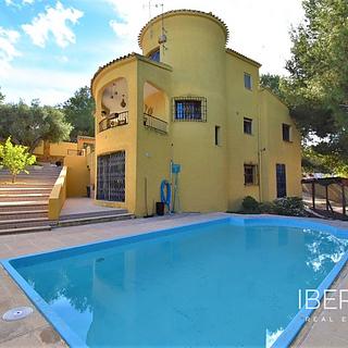 Prodej rodinného domu, 180m&sup2;