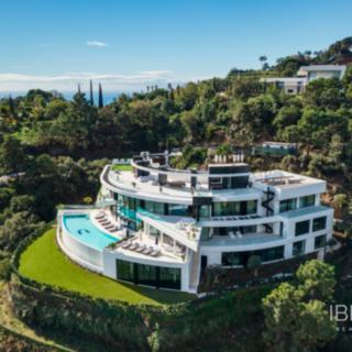 Prodej rodinného domu, 3300m²