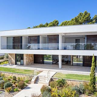 Prodej rodinného domu, 690m²