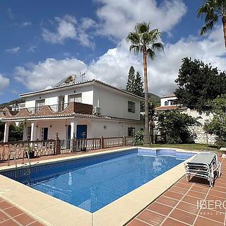 Prodej rodinného domu, 265m²