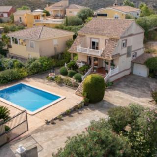 Prodej rodinného domu, 168m²