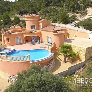 Prodej rodinného domu, 250m&sup2;