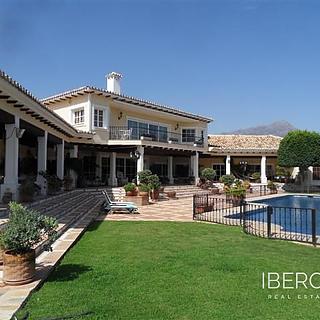 Prodej rodinného domu, 1618m&sup2;