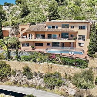 Prodej rodinného domu, 310m²