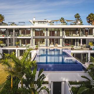 Prodej rodinného domu, 2173m&sup2;