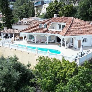 Prodej rodinného domu, 450m²