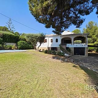 Prodej rodinného domu, 240m&sup2;