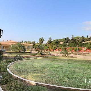 Prodej rodinného domu 900 m² ve Španělsku