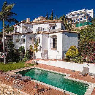 Prodej rodinného domu, 239m&sup2;