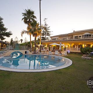 Prodej rodinného domu, 1592m&sup2;