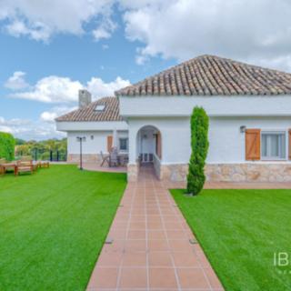 Prodej rodinného domu, 312m²