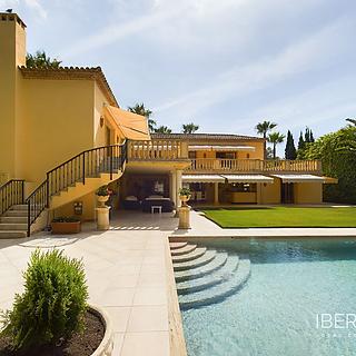 Prodej rodinného domu, 508m&sup2;