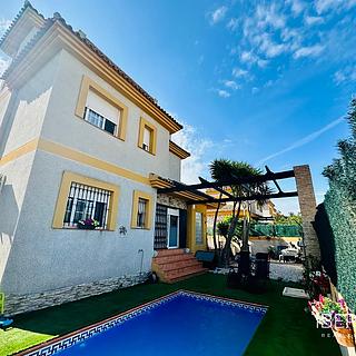 Prodej rodinného domu, 139m&sup2;