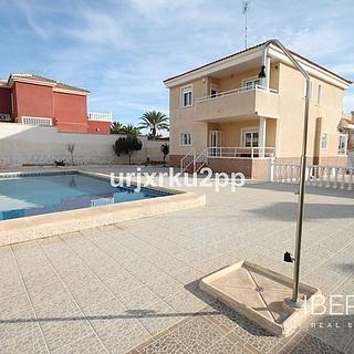 Prodej rodinného domu, 210m&sup2;