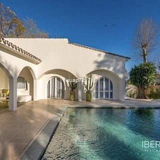 Prodej rodinného domu 419 m² ve Španělsku