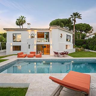 Prodej rodinného domu, 335m&sup2;