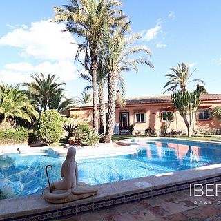 Prodej rodinného domu, 380m&sup2;