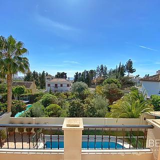 Prodej rodinného domu, 324m²