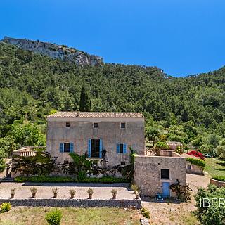 Prodej rodinného domu, 767m²