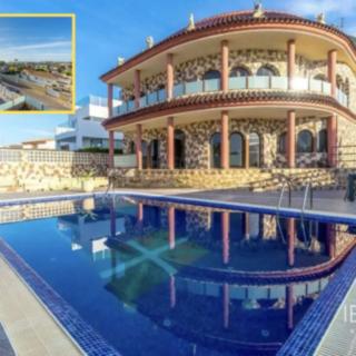 Prodej rodinného domu, 400m²