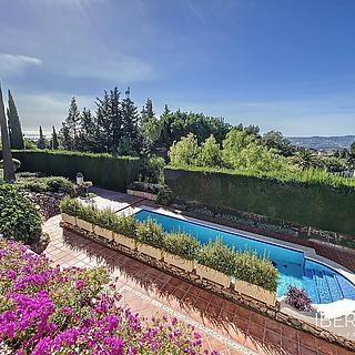 Prodej rodinného domu, 443m²