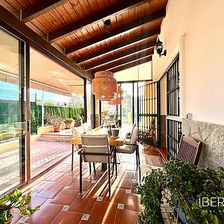 Prodej rodinného domu, 281m²