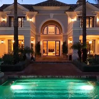 Prodej rodinného domu 1 957 m² ve Španělsku