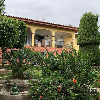 Prodej rodinného domu, 336m²