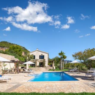 Prodej rodinného domu, 800m²