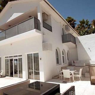 Prodej rodinného domu, 321m&sup2;