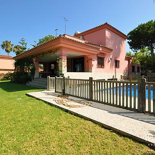 Prodej rodinného domu 310 m² ve Španělsku