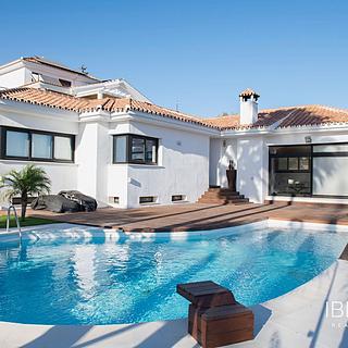 Prodej rodinného domu, 294m&sup2;