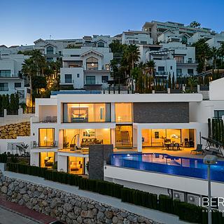 Prodej rodinného domu 260 m² ve Španělsku