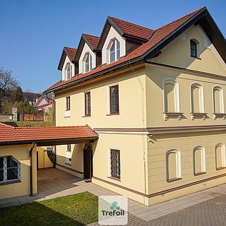 Pronájem rodinného domu 215 m² Praha Ruzyně, Staré náměstí