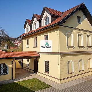 Pronájem rodinného domu 215 m² Praha Ruzyně, Staré náměstí