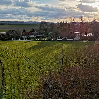 Prodej stavební parcely 704 m² Veselí