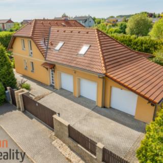 Prodej rodinného domu 284 m² Tachlovice, Sportovní