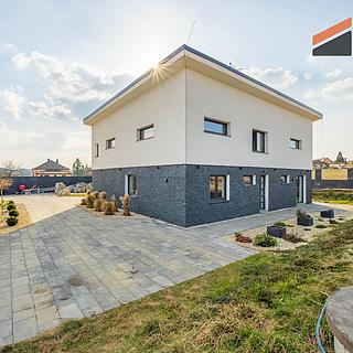 Prodej rodinného domu 210 m&sup2; Štěchovice