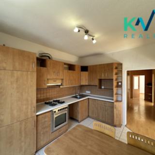 Prodej bytu 3+1 72 m² Ostrov, Hlavní třída