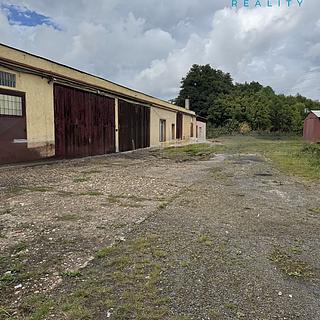 Pronájem garáže 374 m² Ostrov Kfely