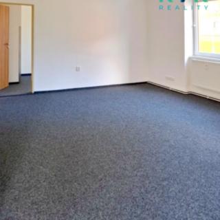 Pronájem obchodu 36 m² Ostrov, Hlavní třída