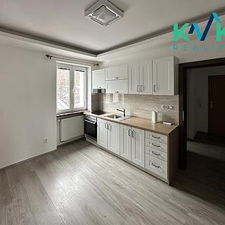 Pronájem bytu 1+1 36 m² Karlovy Vary Dvory, Chebská