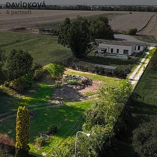 Prodej stavební parcely 1 352 m² Hostouň, Posvícenská náves